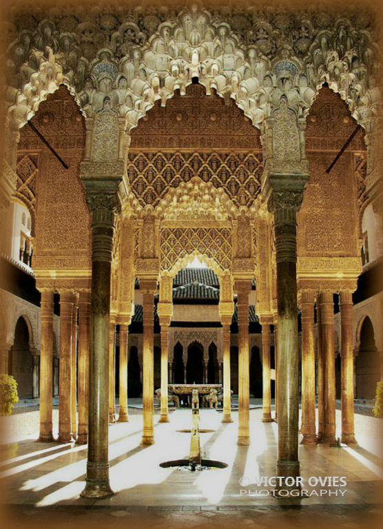 Patio de los Leones antes de la restauración (2002)